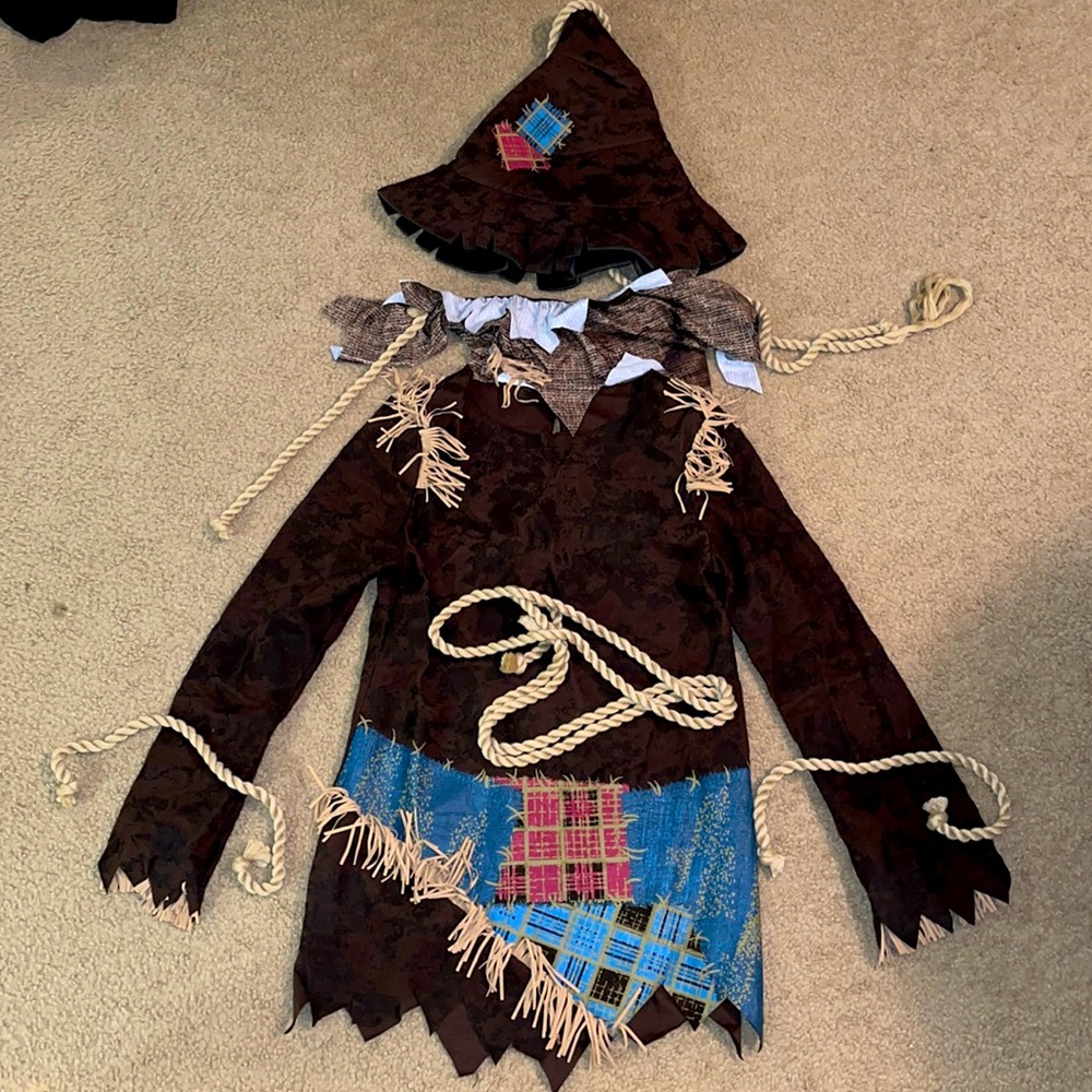 Creepy scarecrow costume